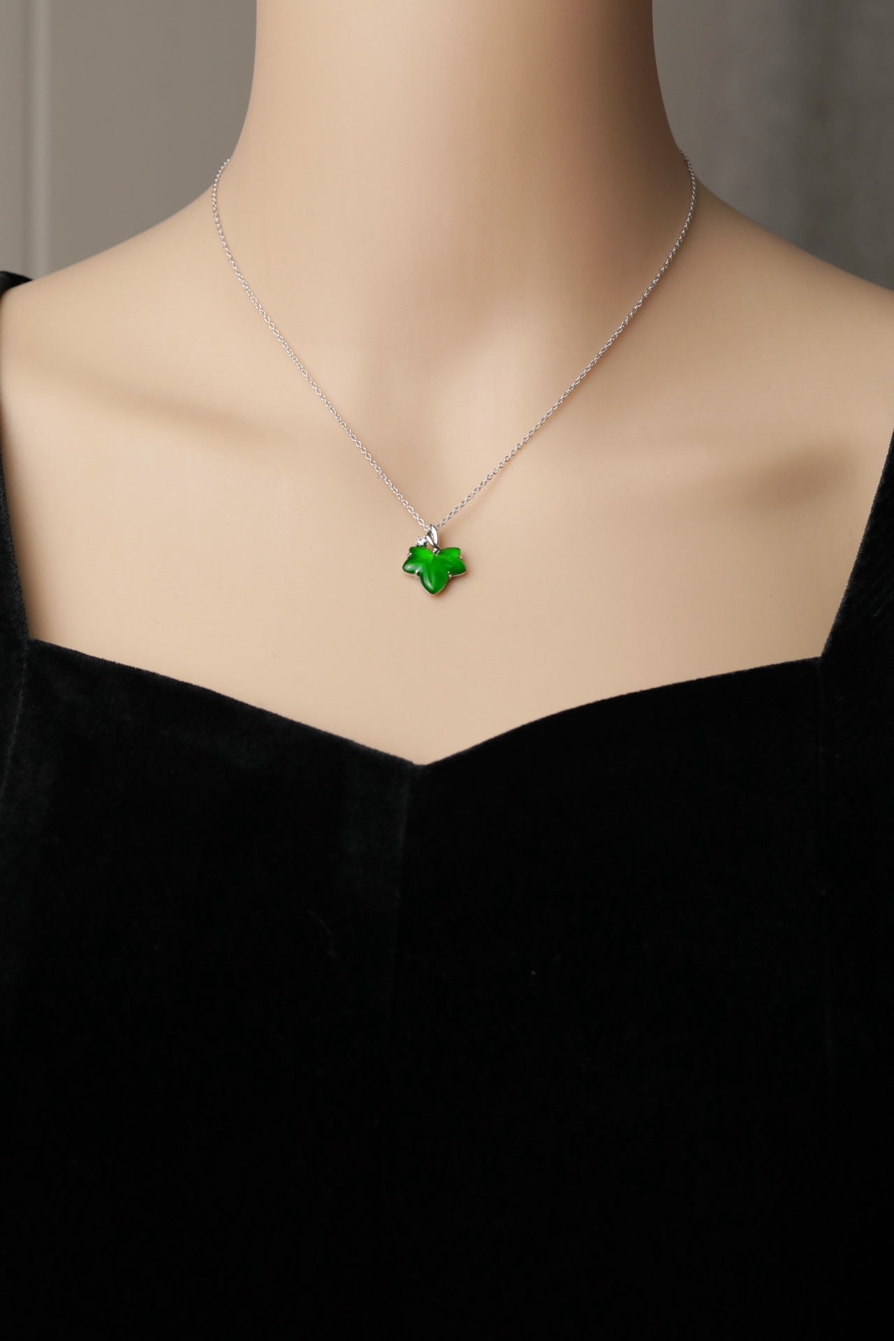 Sponge Eaves Necklace  S925 Silver Jade