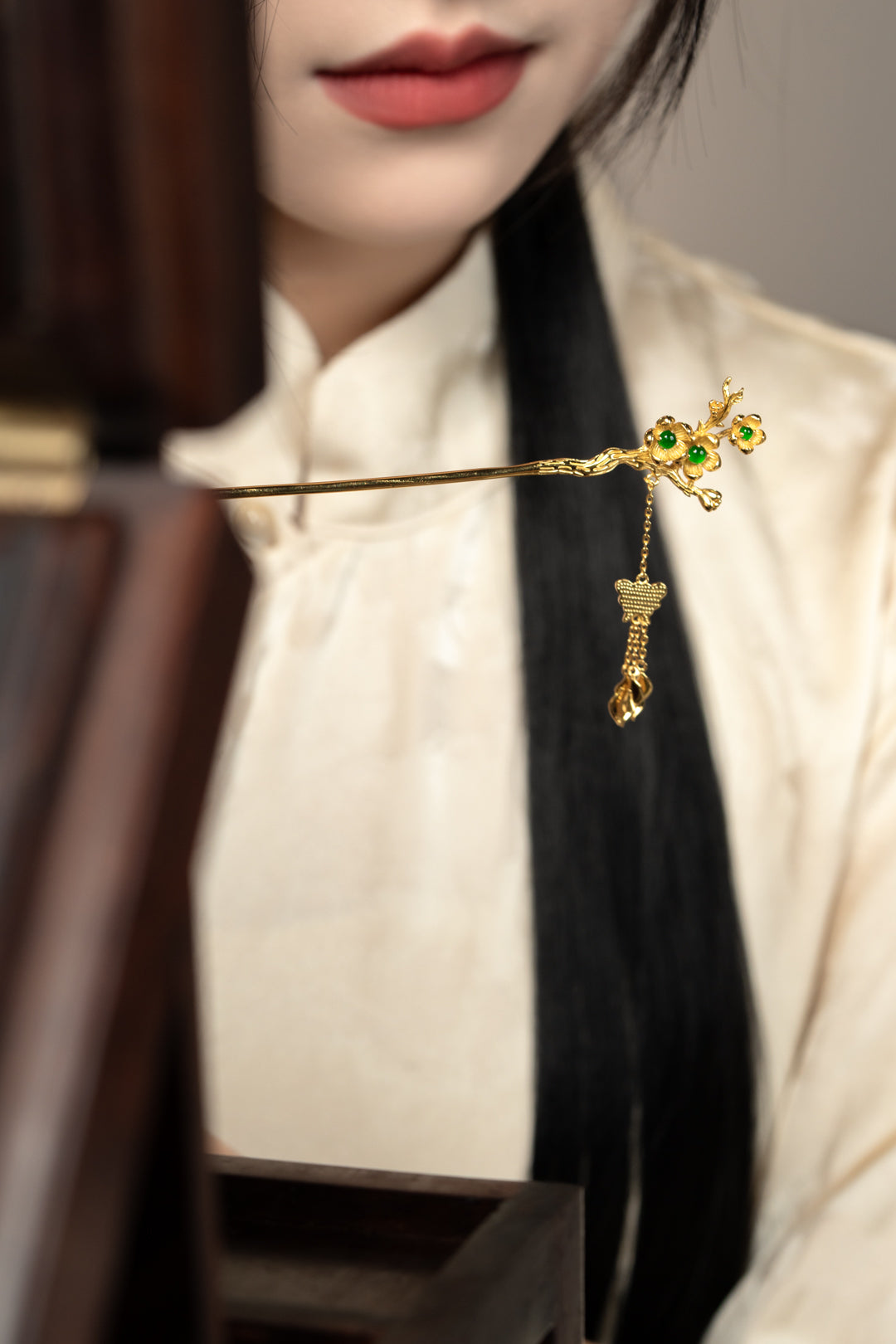 Plum blossom egg-shaped hairpin S925 silver jade