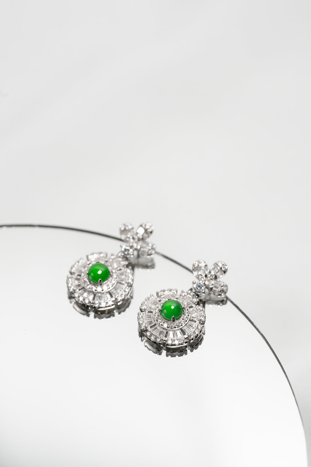 Egg-shaped earrings S925 silver jade