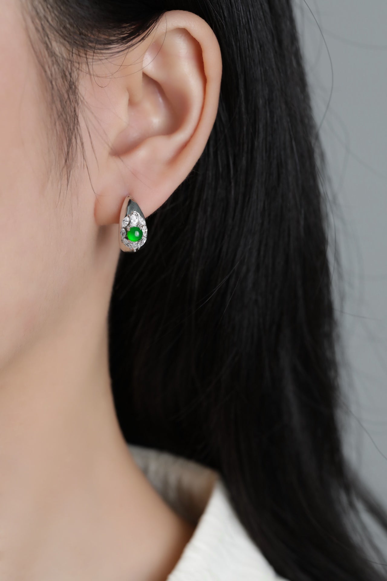 Egg-shaped earrings S925 silver Jade