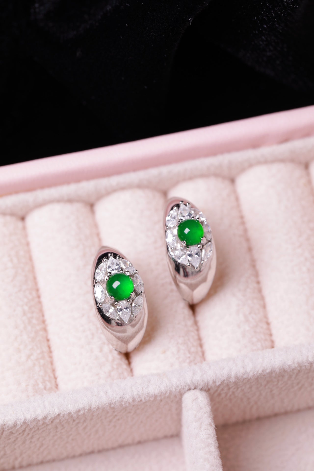 Egg-shaped earrings S925 silver Jade