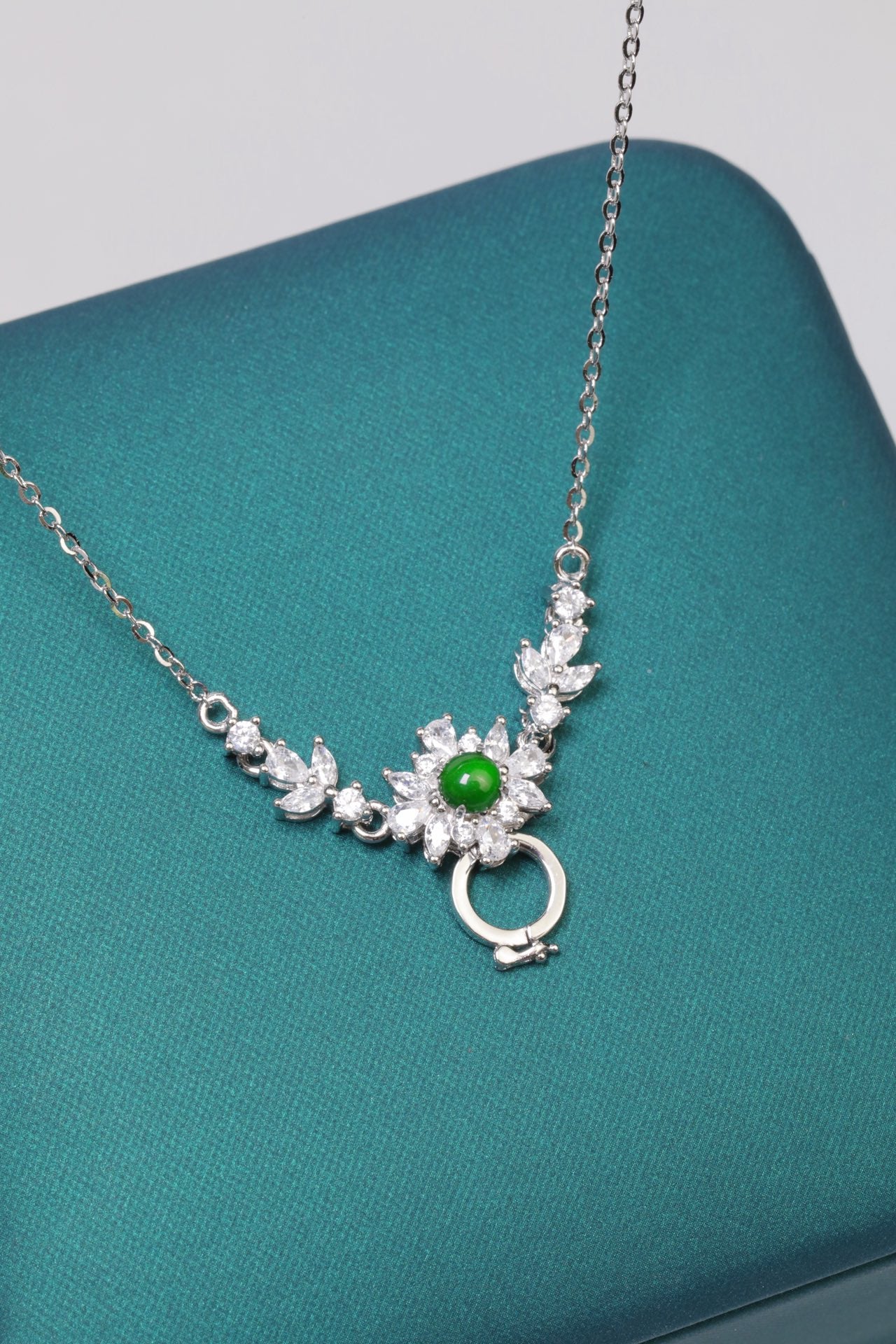 Egg-shaped universal necklace S925 silver jade