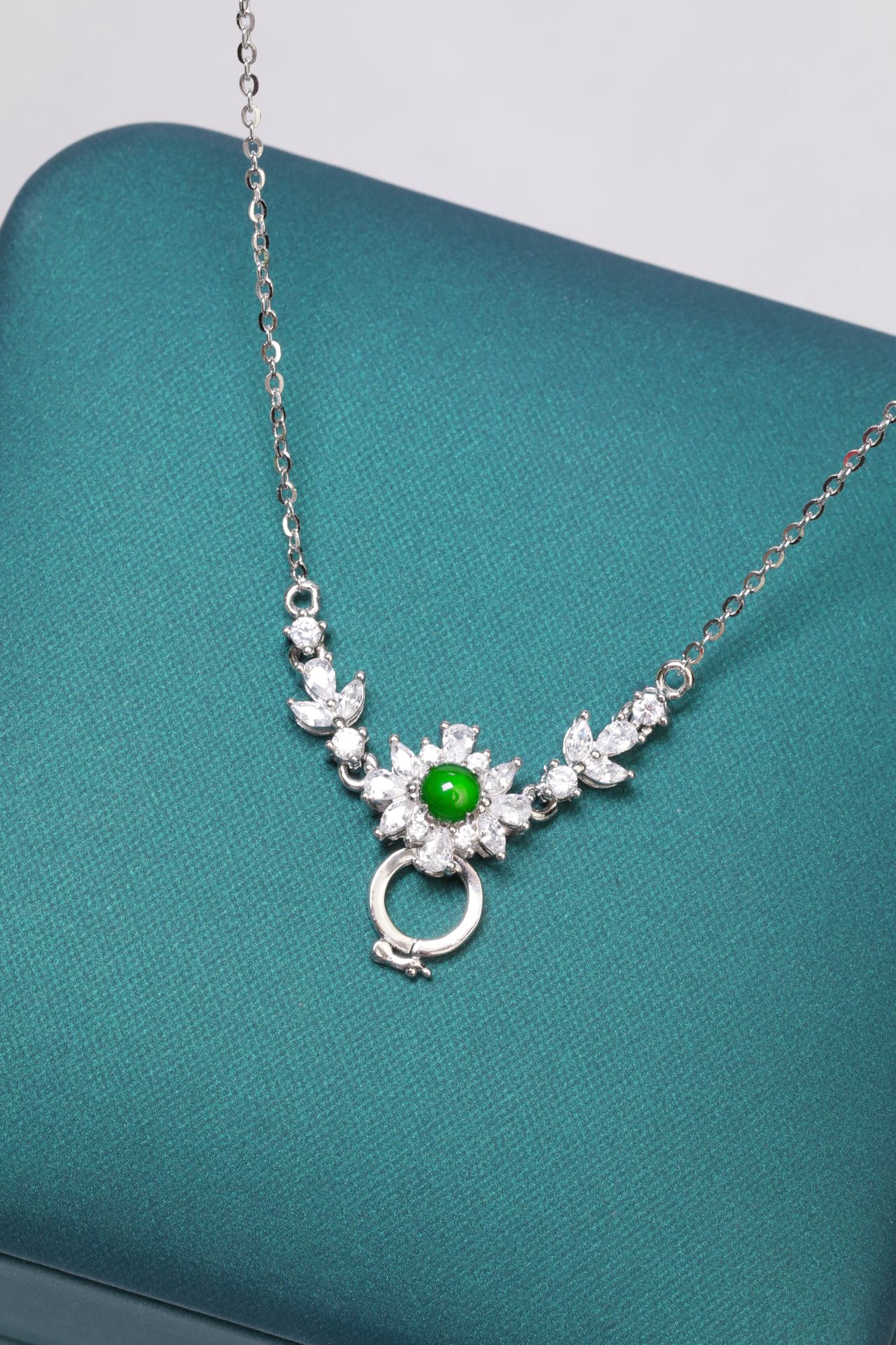 Egg-shaped universal necklace S925 silver jade