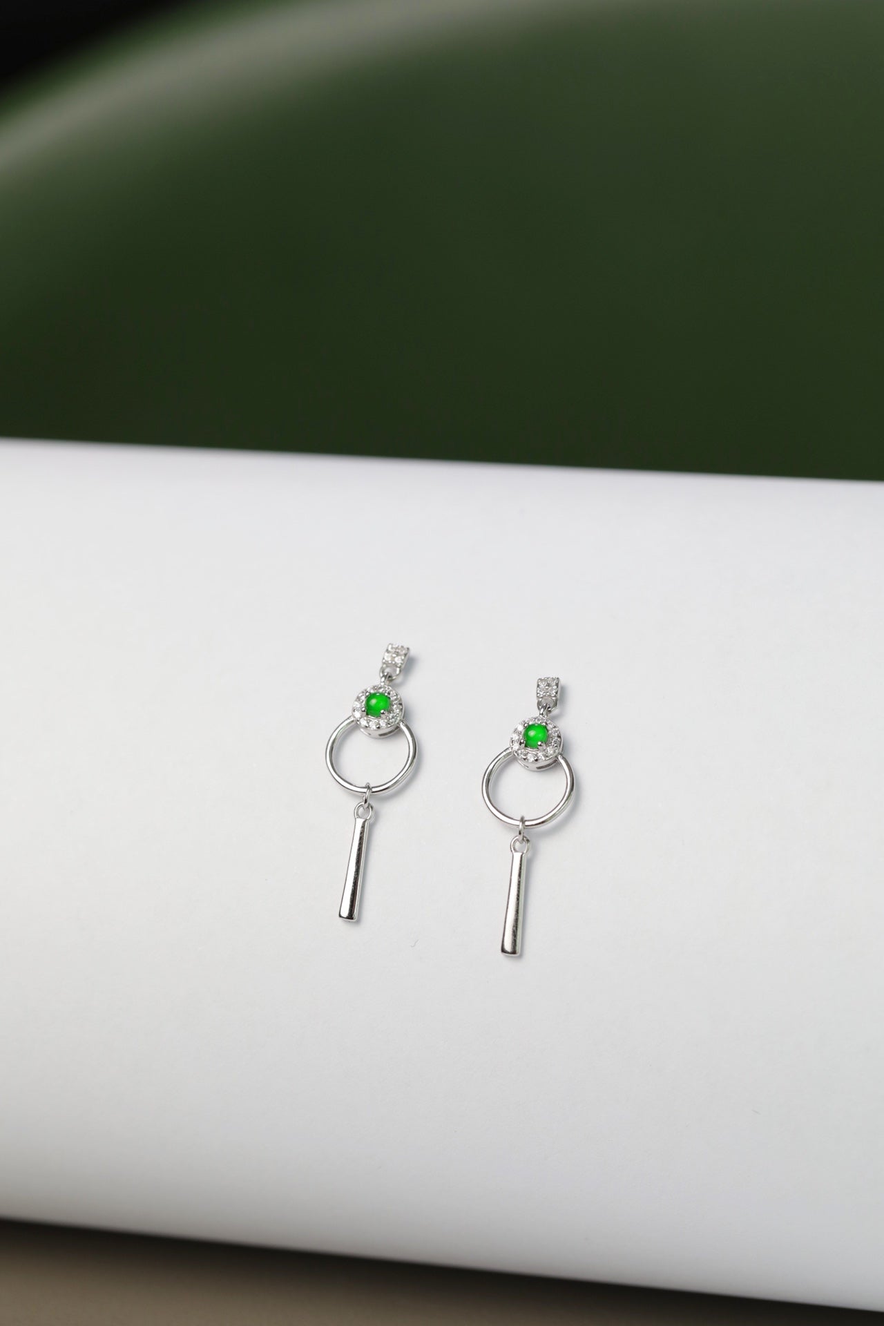 Egg-shaped vertical earrings S925 silver Jade