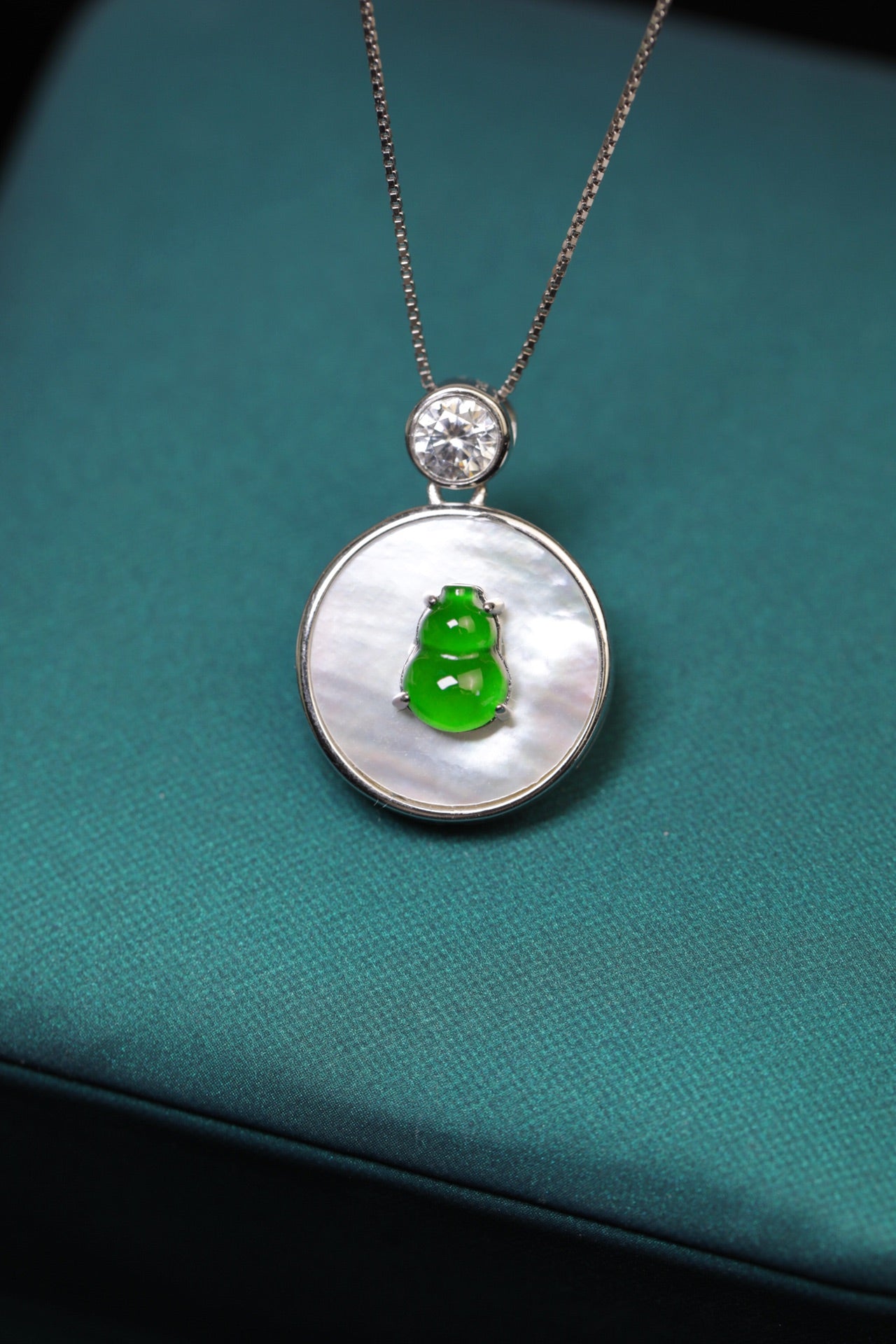 Mother of Pearl Gourd Pendant S925 Silver Jade