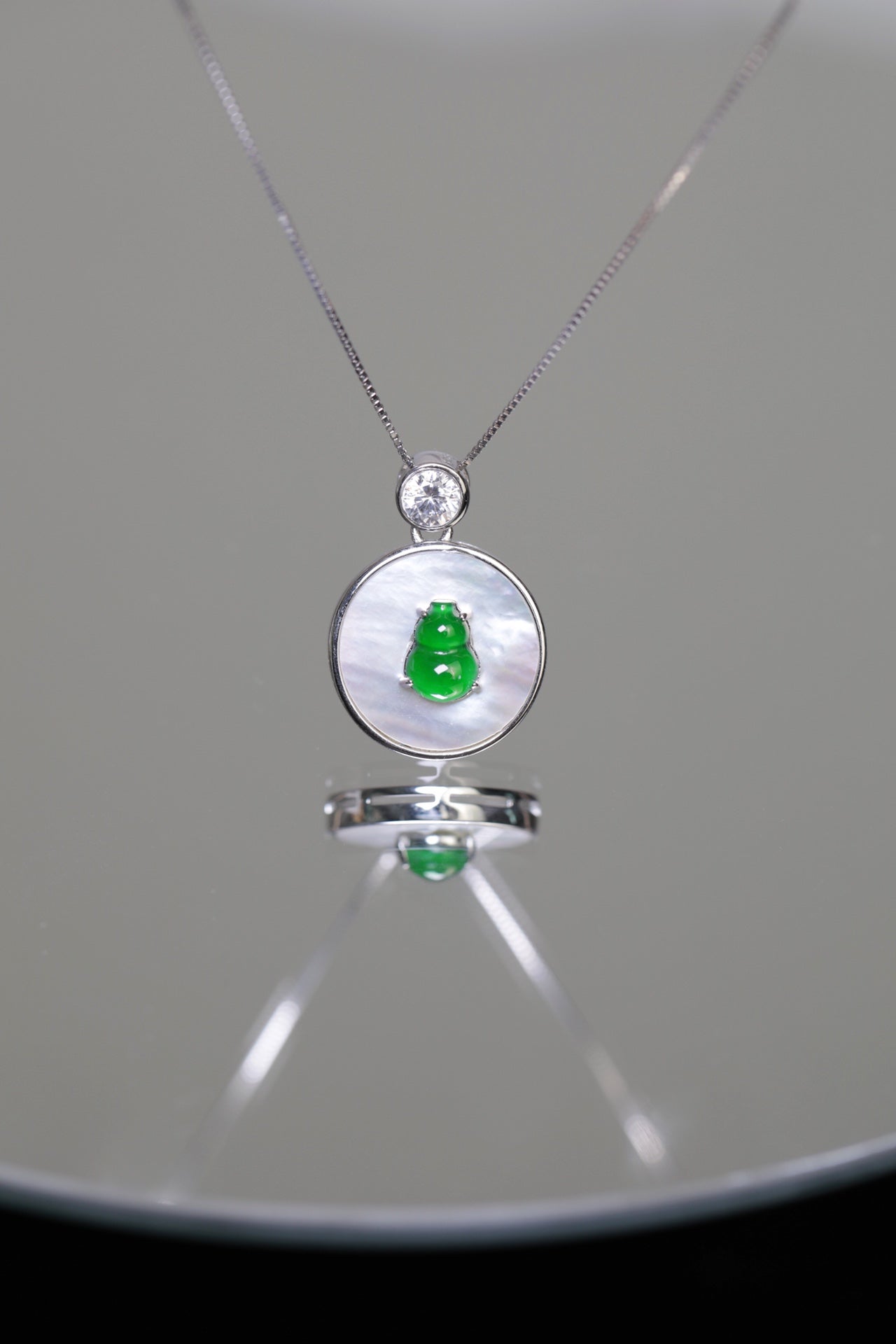 Mother of Pearl Gourd Pendant S925 Silver Jade