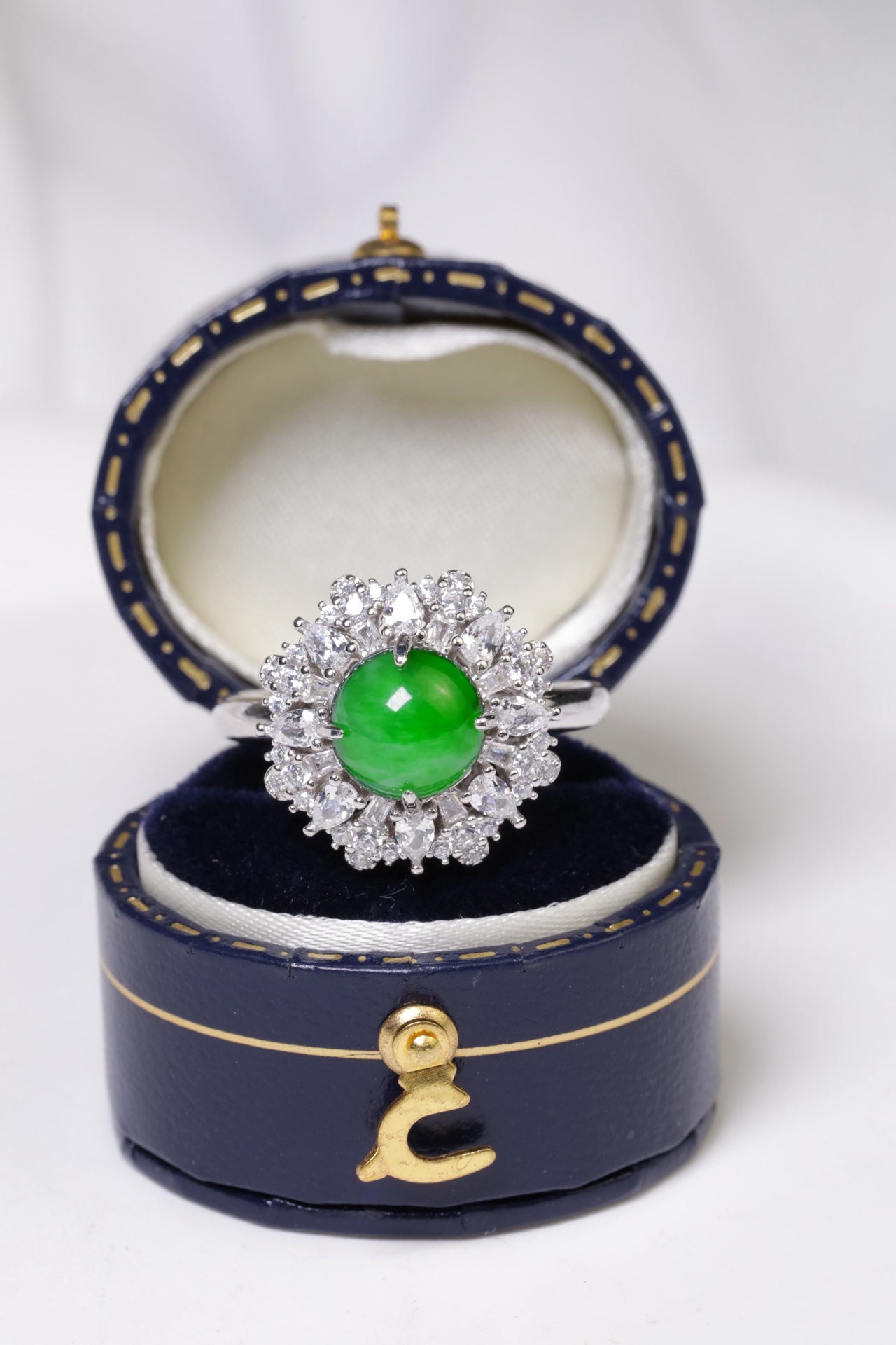 Egg-shaped ring S925 silver jade