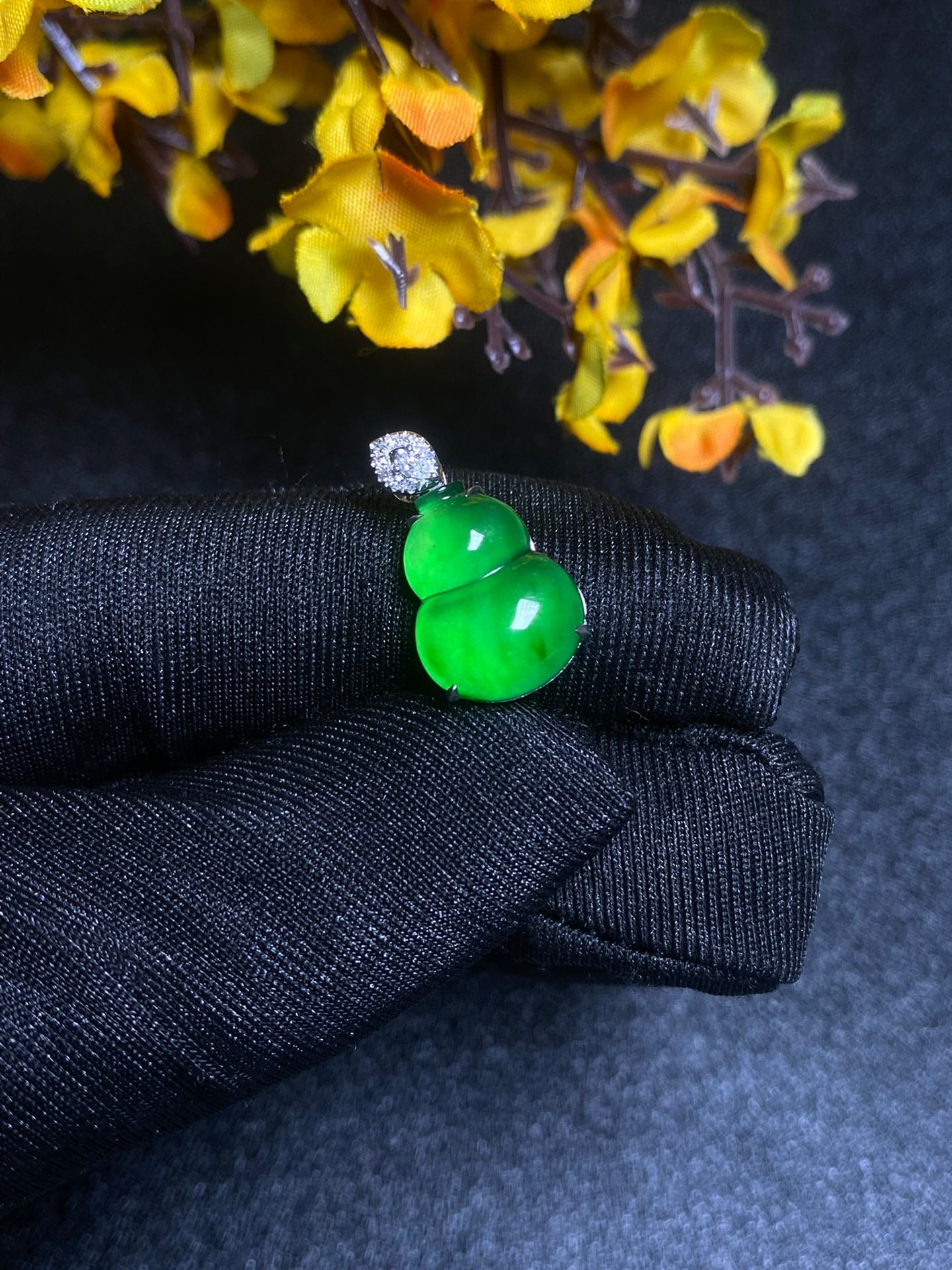 18K South African Diamond Gourd Pendant Jadeite