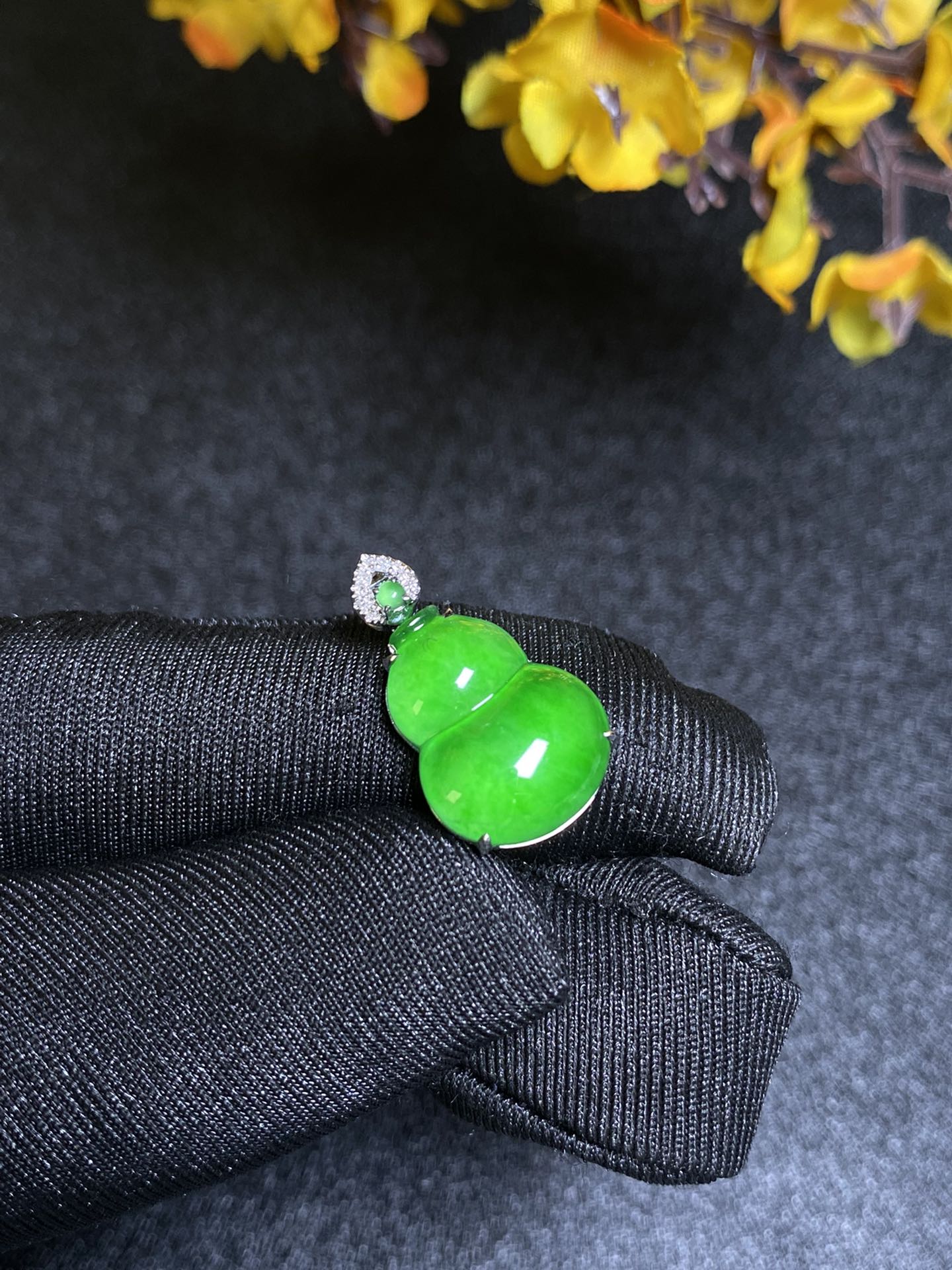 18K South African Diamond Gourd Pendant Jadeite