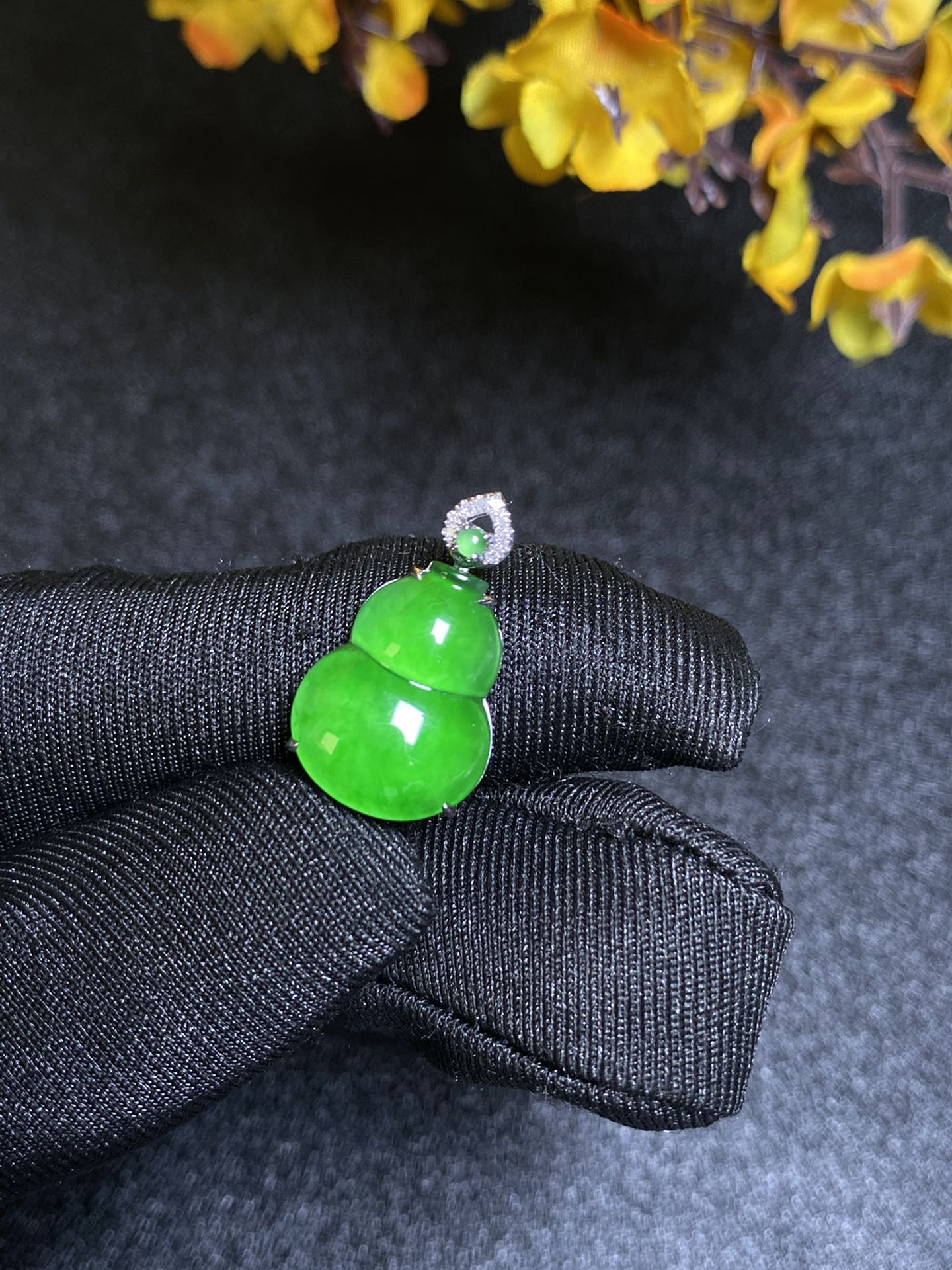 18K South African Diamond Gourd Pendant Jadeite