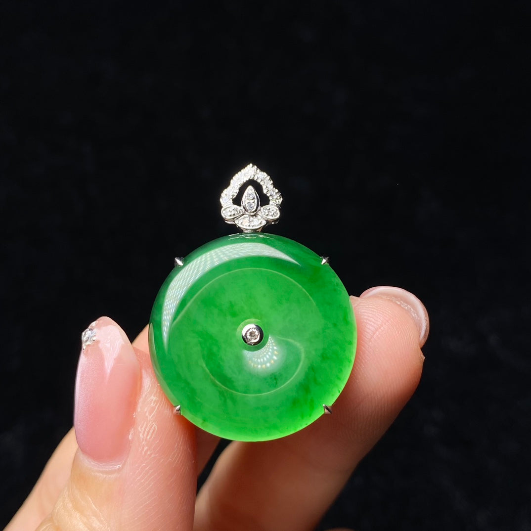 18K South African Diamond Peace Buckle Pendant Jadeite