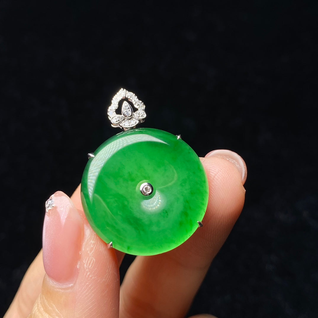 18K South African Diamond Peace Buckle Pendant Jadeite