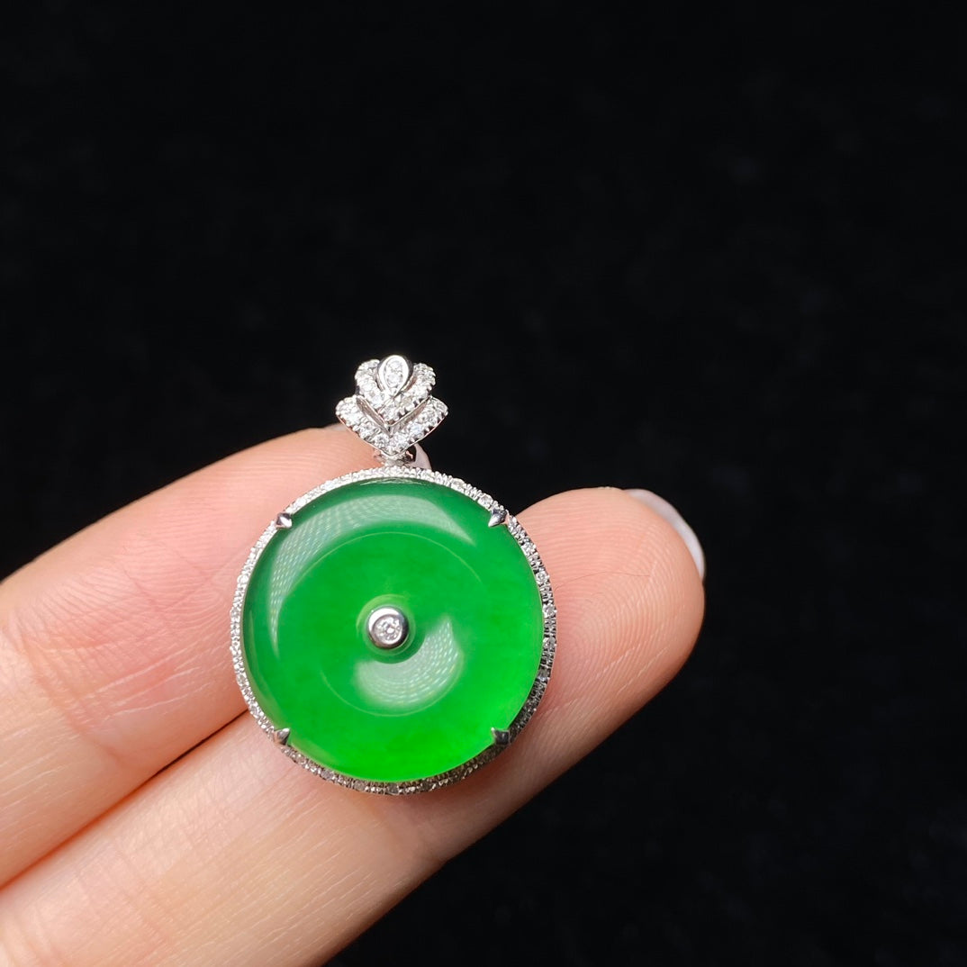 18K South African Diamond Peace Buckle Pendant Jadeite