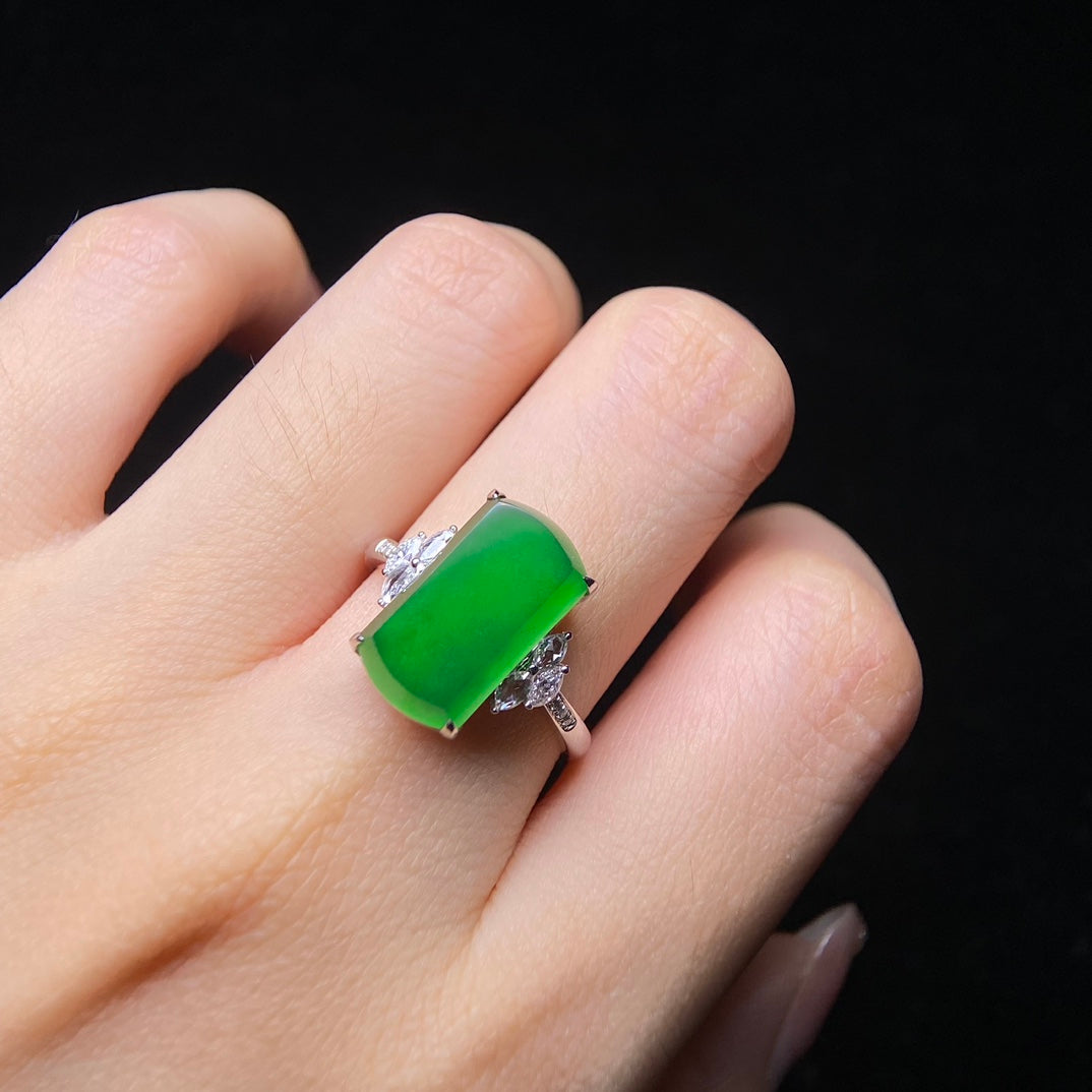 18K Diamond Saddle Ring Jadeite