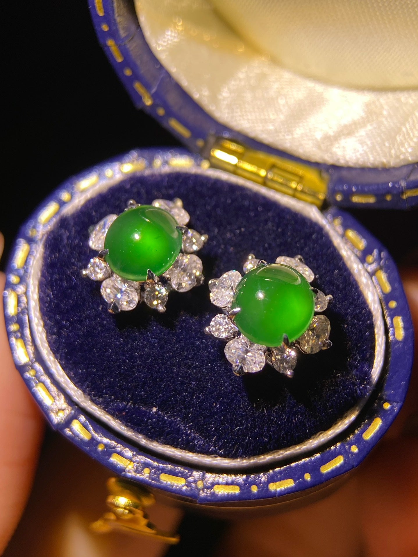 18K South African diamonds cabochon earrings jadeite