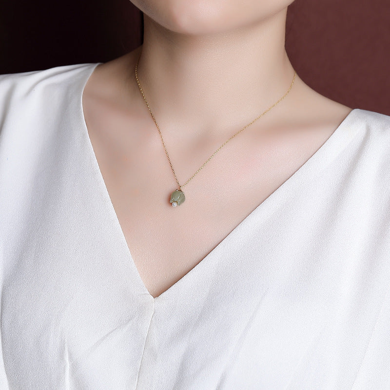 S925 sterling silver gold-plated Hetian jade green jade tulip necklace  Fresh and rustic style all-match necklace