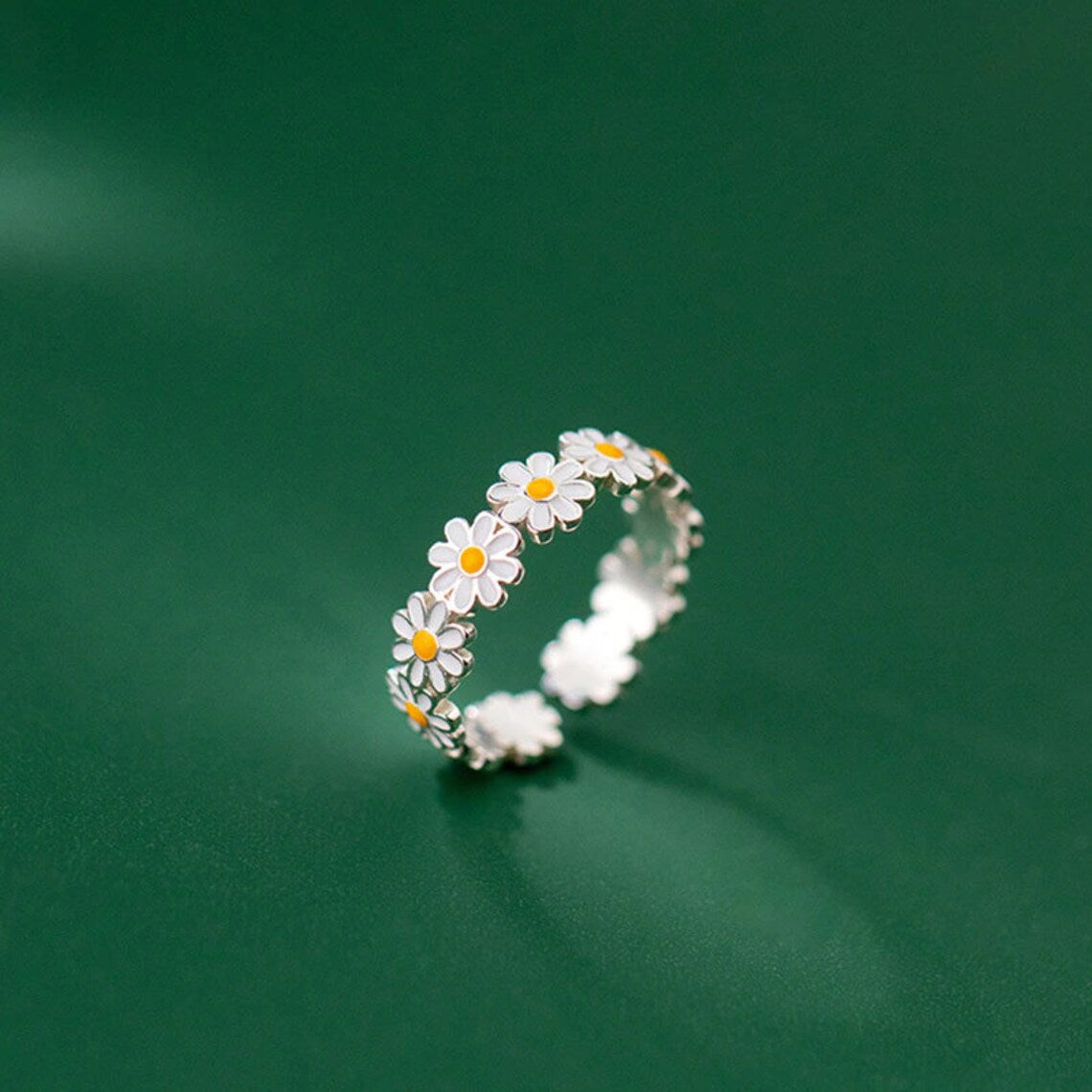 Adjustable Daisy Ring - Forest Style Fresh White Flower Resin Ring, Delicate Handcrafted Accessory