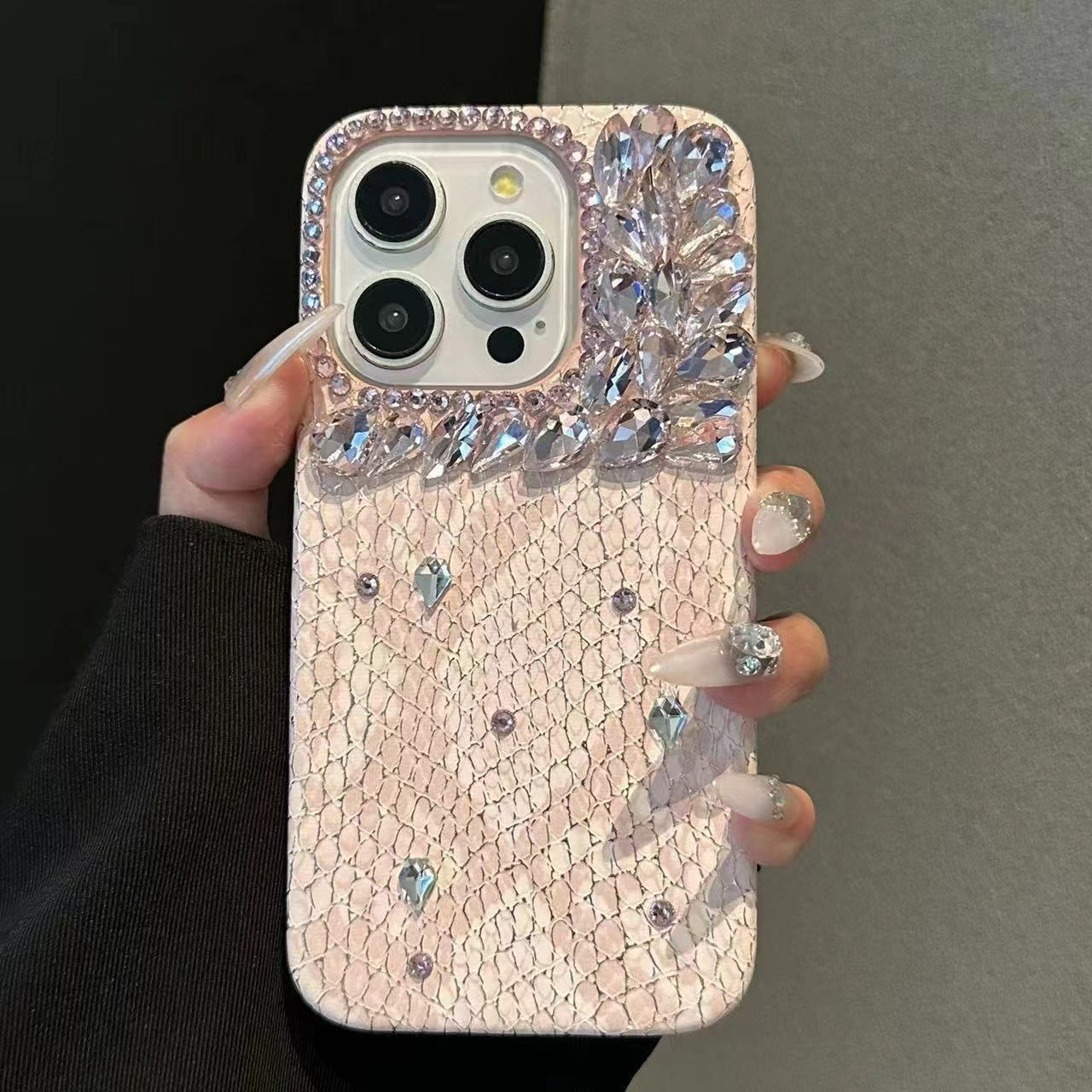 Stacked rhinestone snake pattern luxury mobile phone case suitable for iPhone series fashion stacked diamond protective case